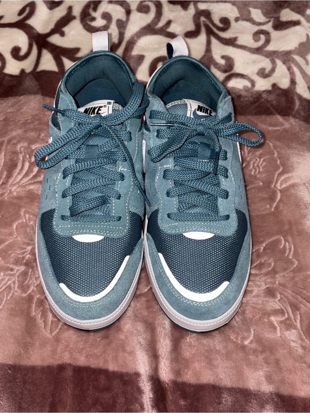 NWOB- Nike Boys Blue Low-Top Sneakers with White Accents